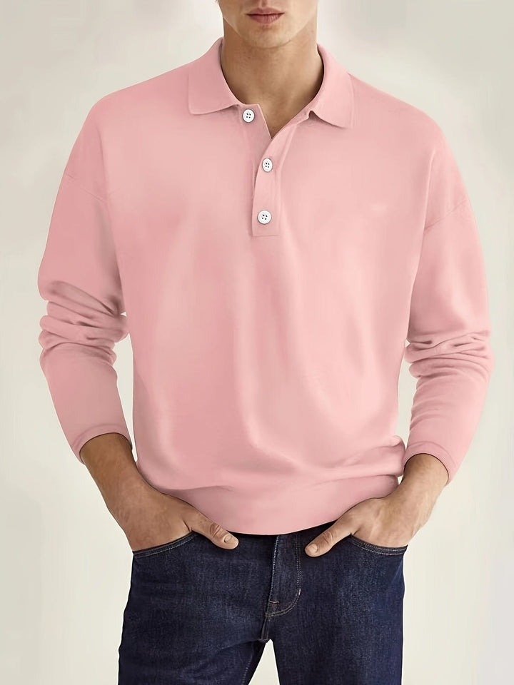 Rosa långärmad herrpolo på modell