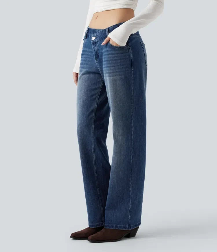 Damjeans med låg midja och raka ben sedda från sidan