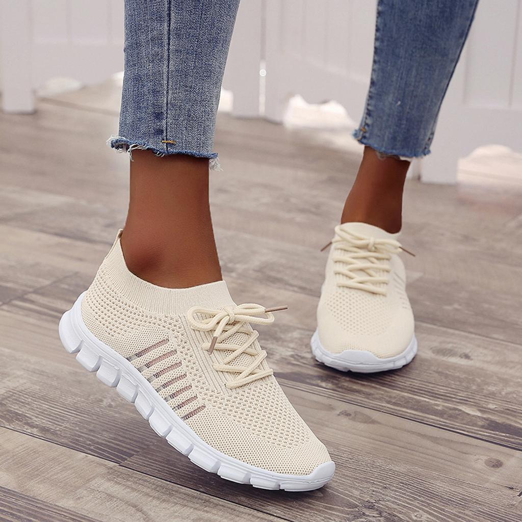 Bakifrån bild av ortopediska dam sneakers, stabil häl för fotvård