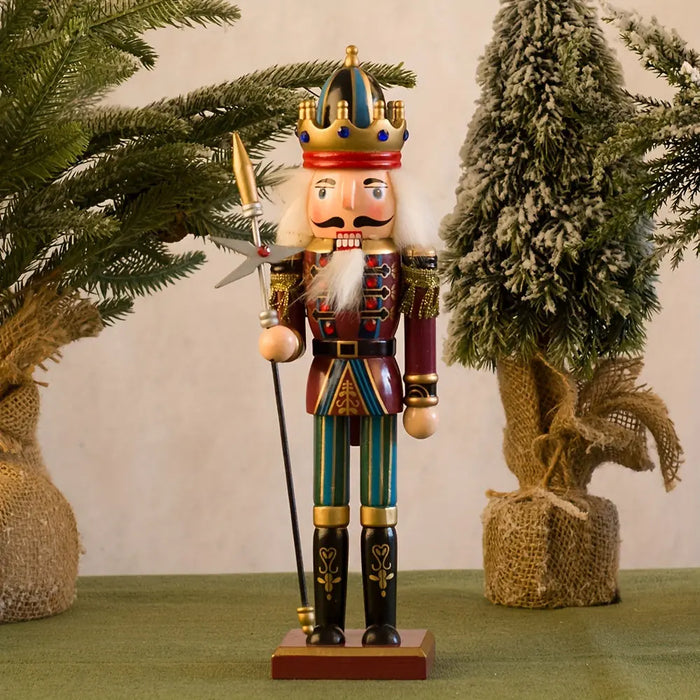 Dekorativ soldatfigur i trä för julgran och stämningsfull inredning