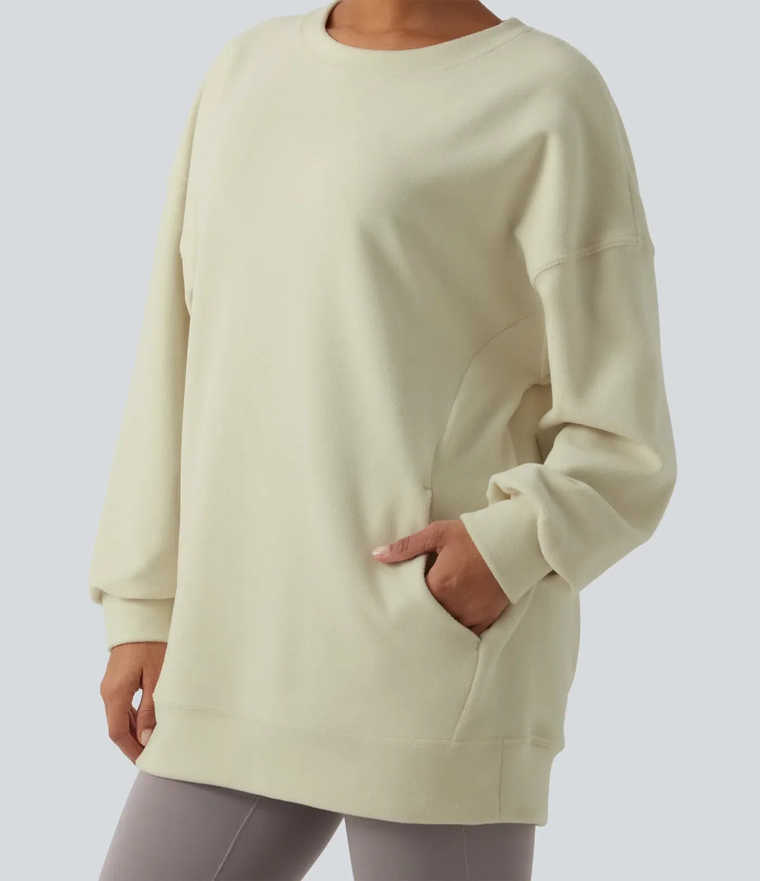 Närbild på korsad ryggdesign på långärmad vardags-sweatshirt för dam