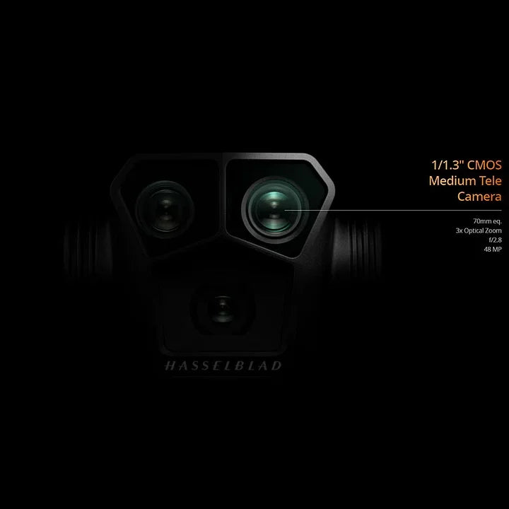 Undersida av quadcopter som visar robust konstruktion och batteriplacering