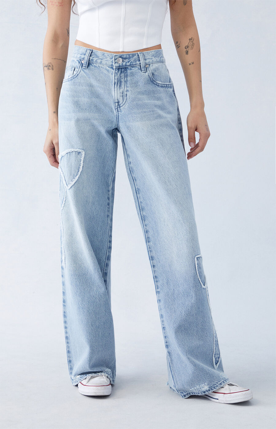 Jeans med rosett i ljus indigo