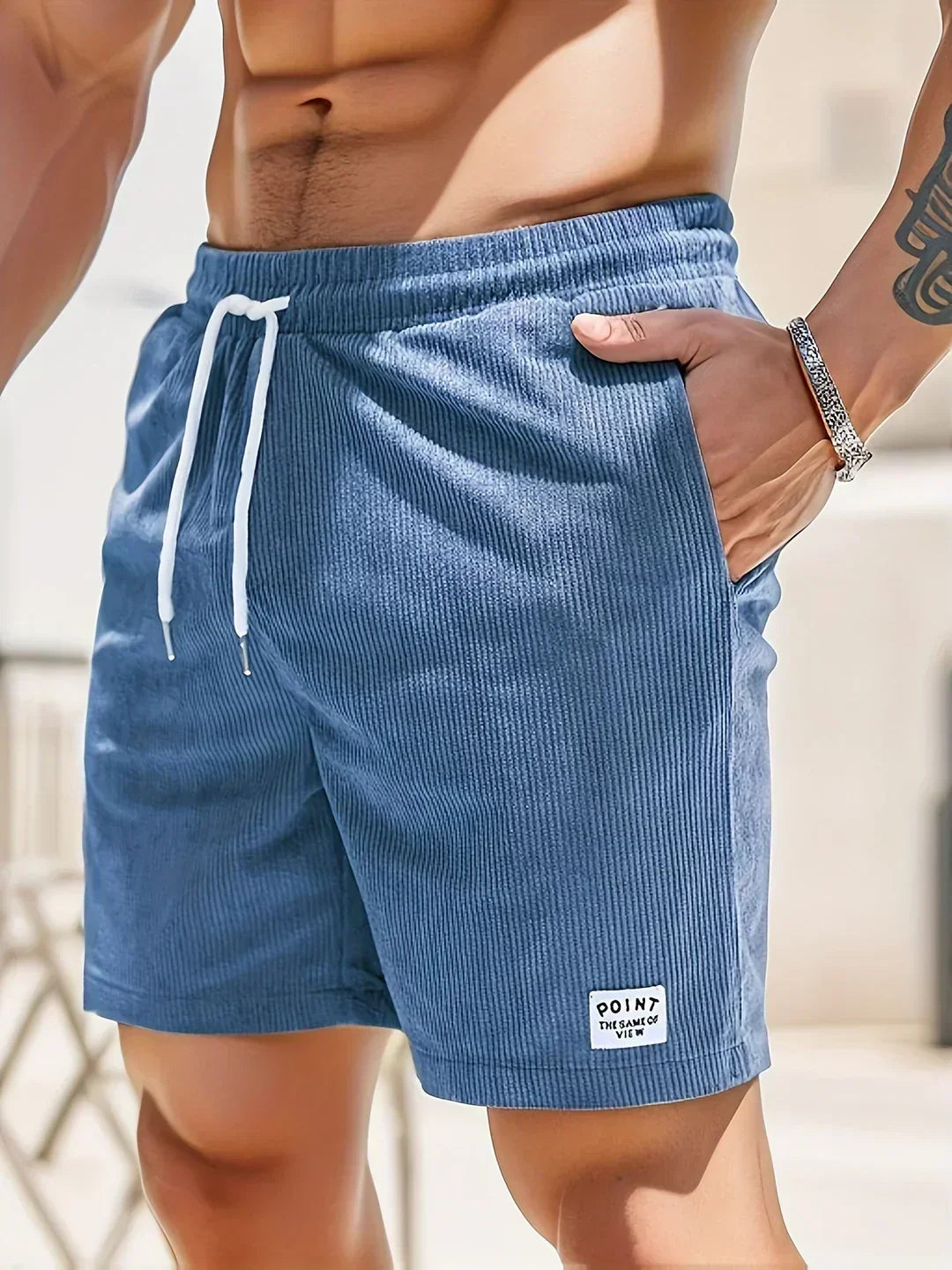 Randiga herrshorts med ledig passform för sommar och strand