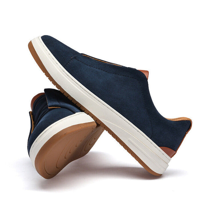Hälparti av bekväma vardagsskor för herrar i slip-on modell