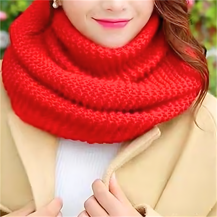 Chunky scarf i rundstickad modell som passar perfekt till vinterjackan