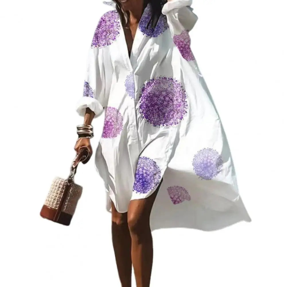 Baksida av den vida midiklänningen för dam i sommarlätt och ledig modell