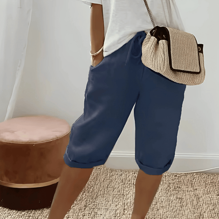 Detaljbild på tyget i mjuka damshorts för ledig stil