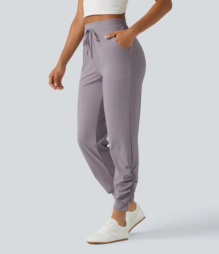 Vardagsbyxor och träningsbyxor för dam i flexibelt material