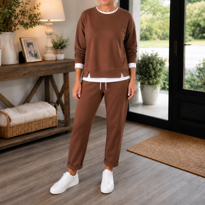 Mysigt damset med sweatshirt och matchande byxor