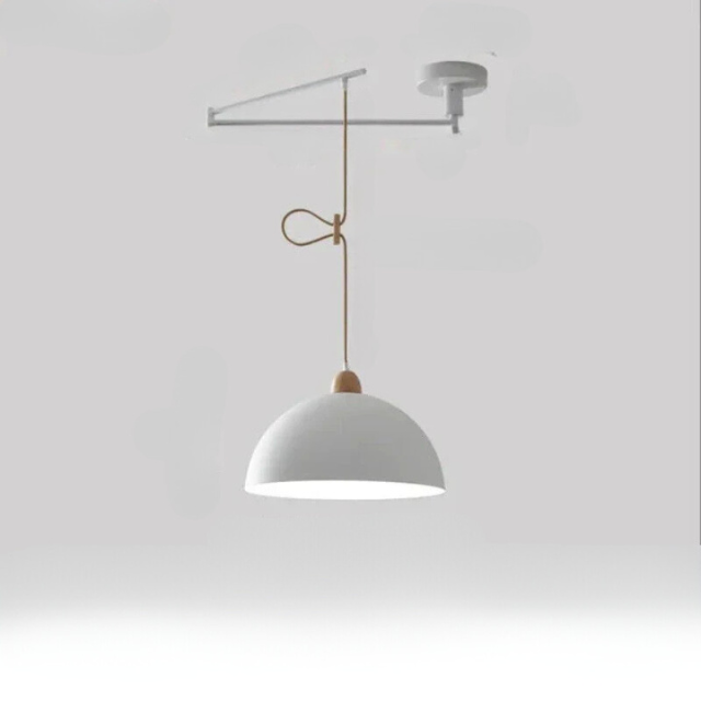 Smidig och justerbar lampa monterad i stilrent tak