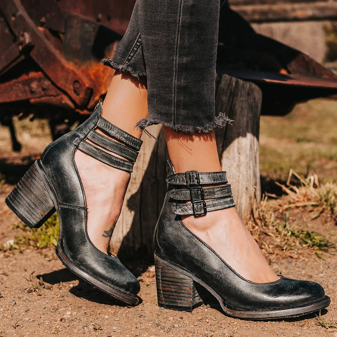 Vintage dam pumps med ankelrem och stabil blockklack