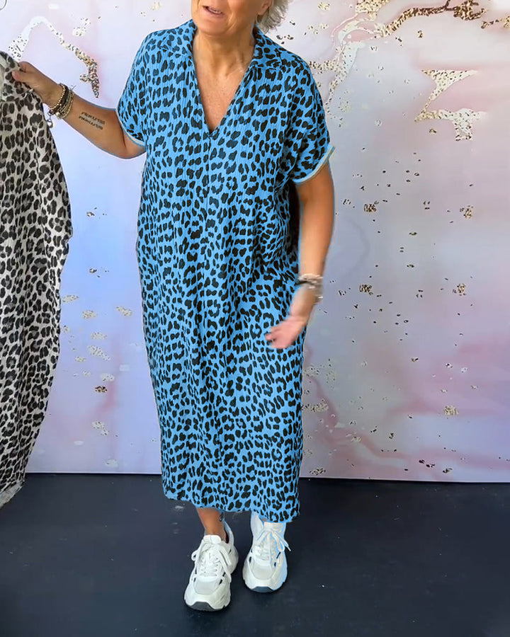 Damklänning med leopardtryck, V-ringning och korta ärmar