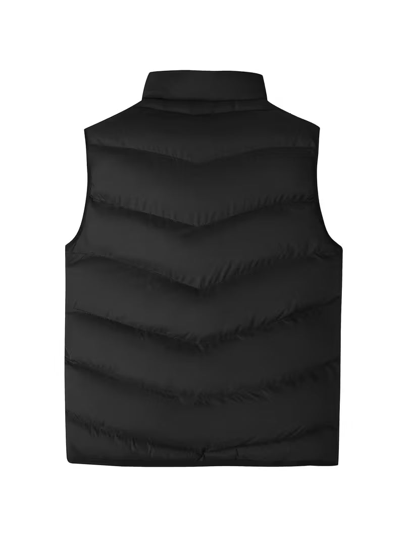 Bekväm och lätt herrväst för kyliga dagar, designad för herrmode