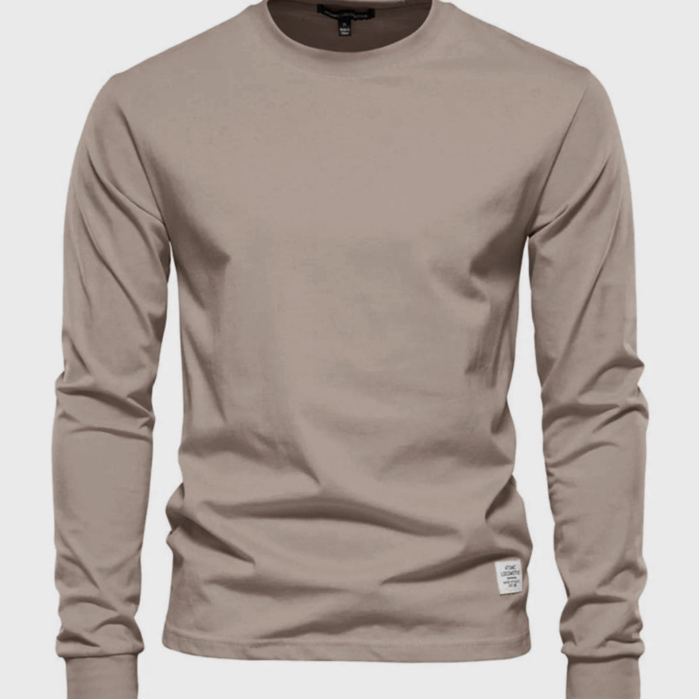 Trendig långärmad herrmode-tröja med rund hals i minimalistisk stil