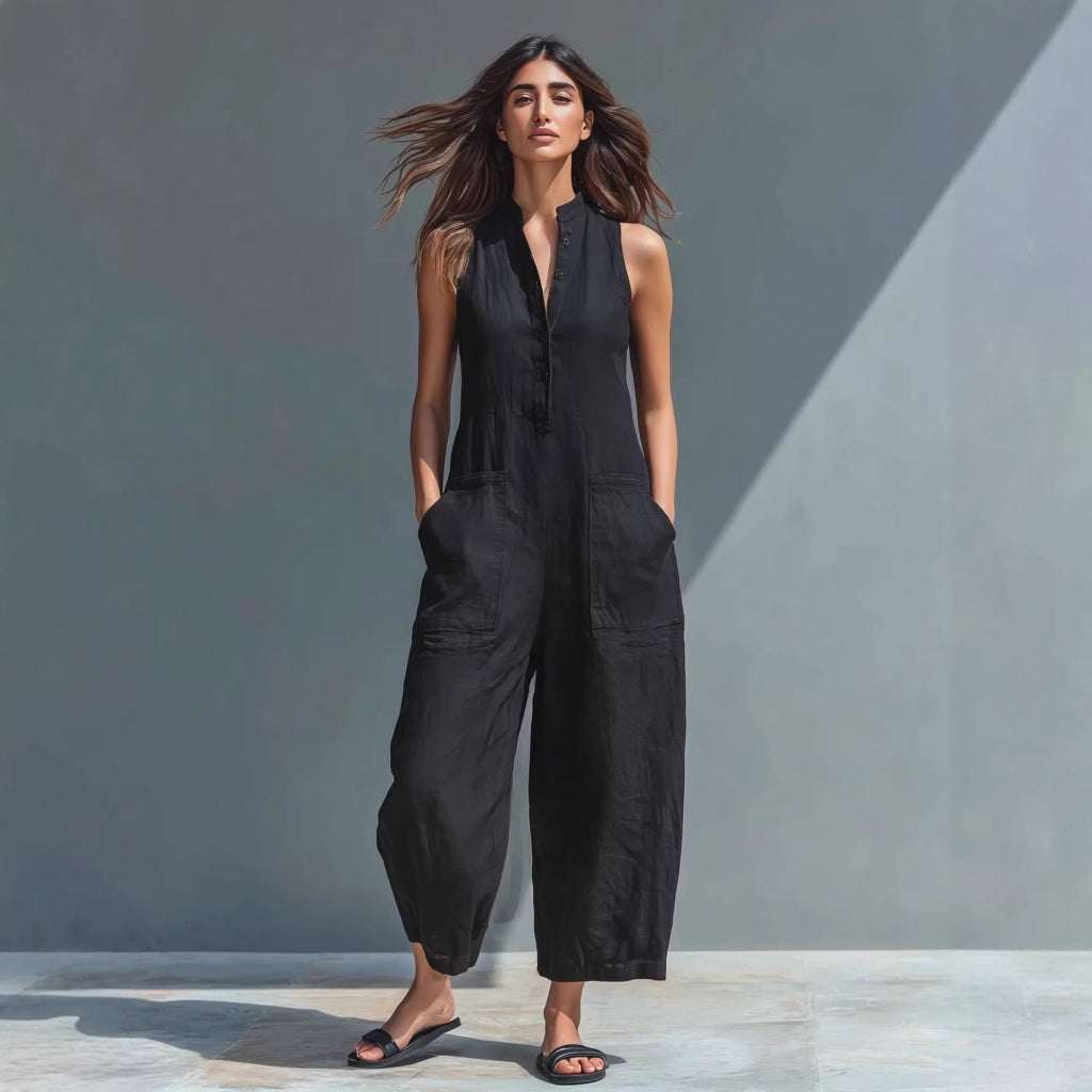 Ärmlös jumpsuit för dam med V-ringning och praktiska fickor i sommarstil