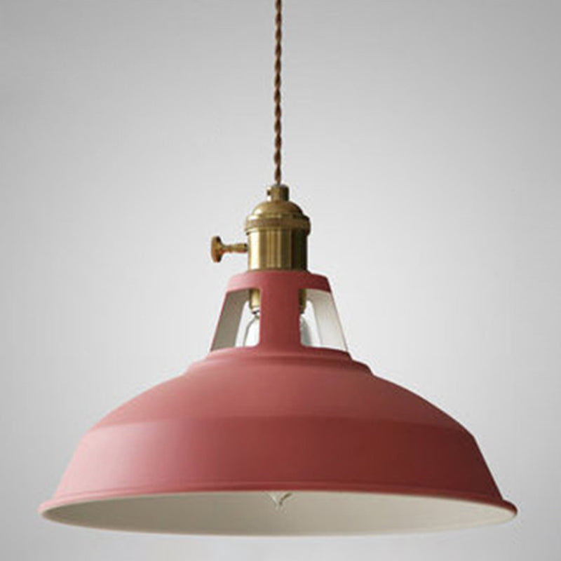 Elegant industriell belysning med fokus på lampskärmen
