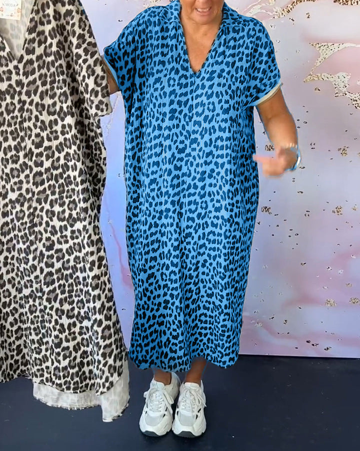 Damklänning med leopardtryck, V-ringning och korta ärmar