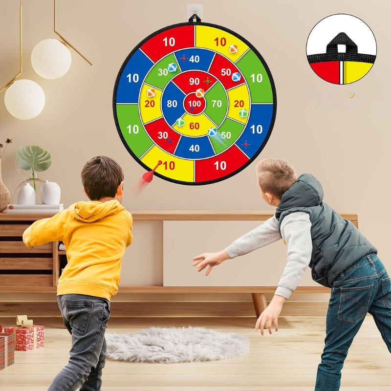 Klassisk darttavla i färgglad design som hängande leksak för barn