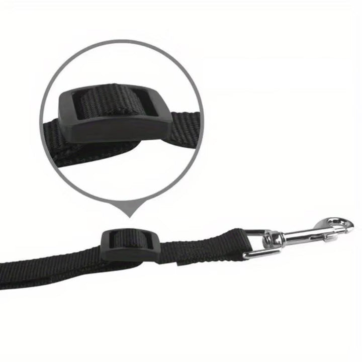 Mångsidigt 3-i-1 hundkoppel som kan användas som standardkoppel, bilkoppel och handsfree-koppel för husdjur.