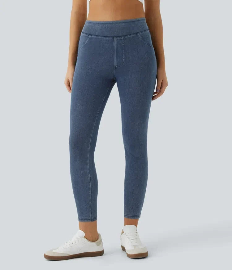 Framifrån av dam i stretchiga vardagsleggings med hög midja