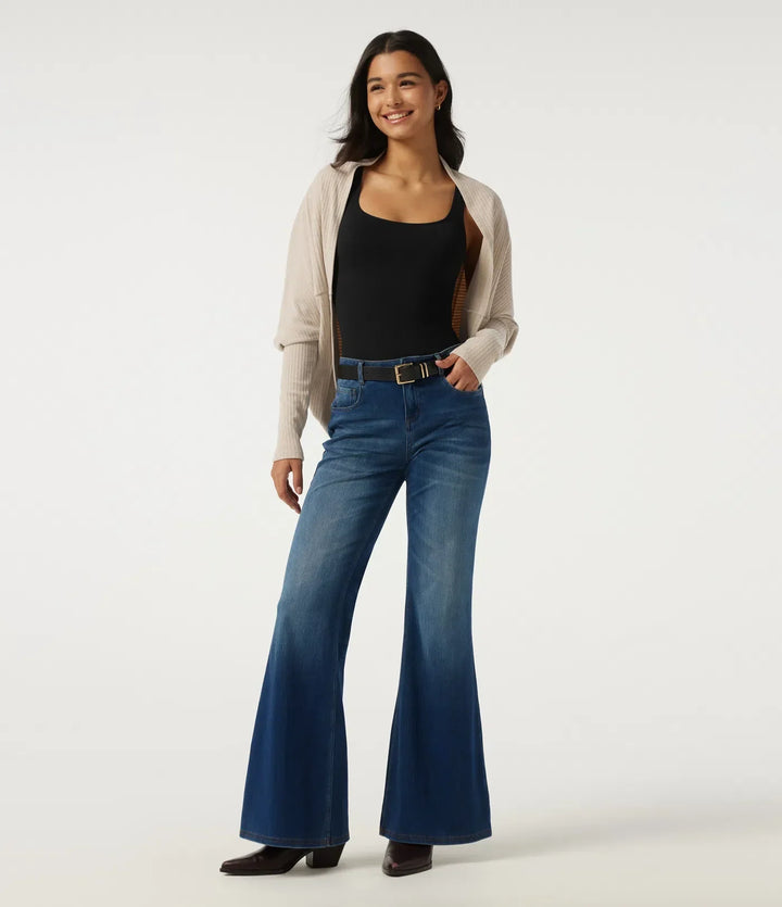 Stilfull ytterplagg dam cardigan med texturerad yta