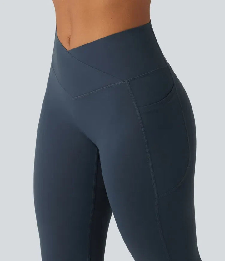 Utsvängda damtights i stretchigt material för yoga och träning