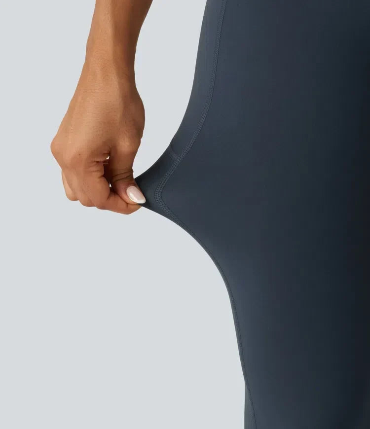 Moderna fitnessleggings med utsvängd modell för dam