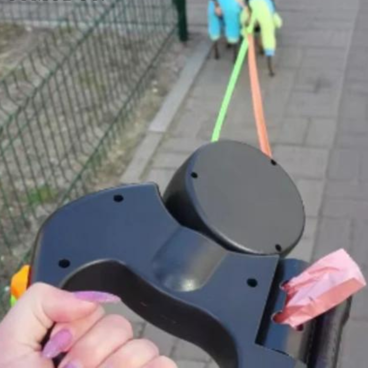Hållbart hundtillbehör för två hundar med ergonomiskt handtag