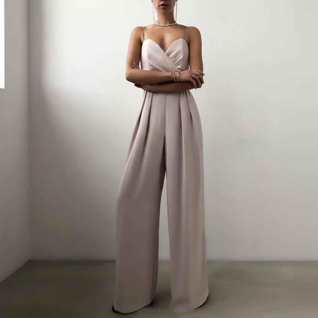 Svart damjumpsuit med V-ringning och elegant design för festkläder