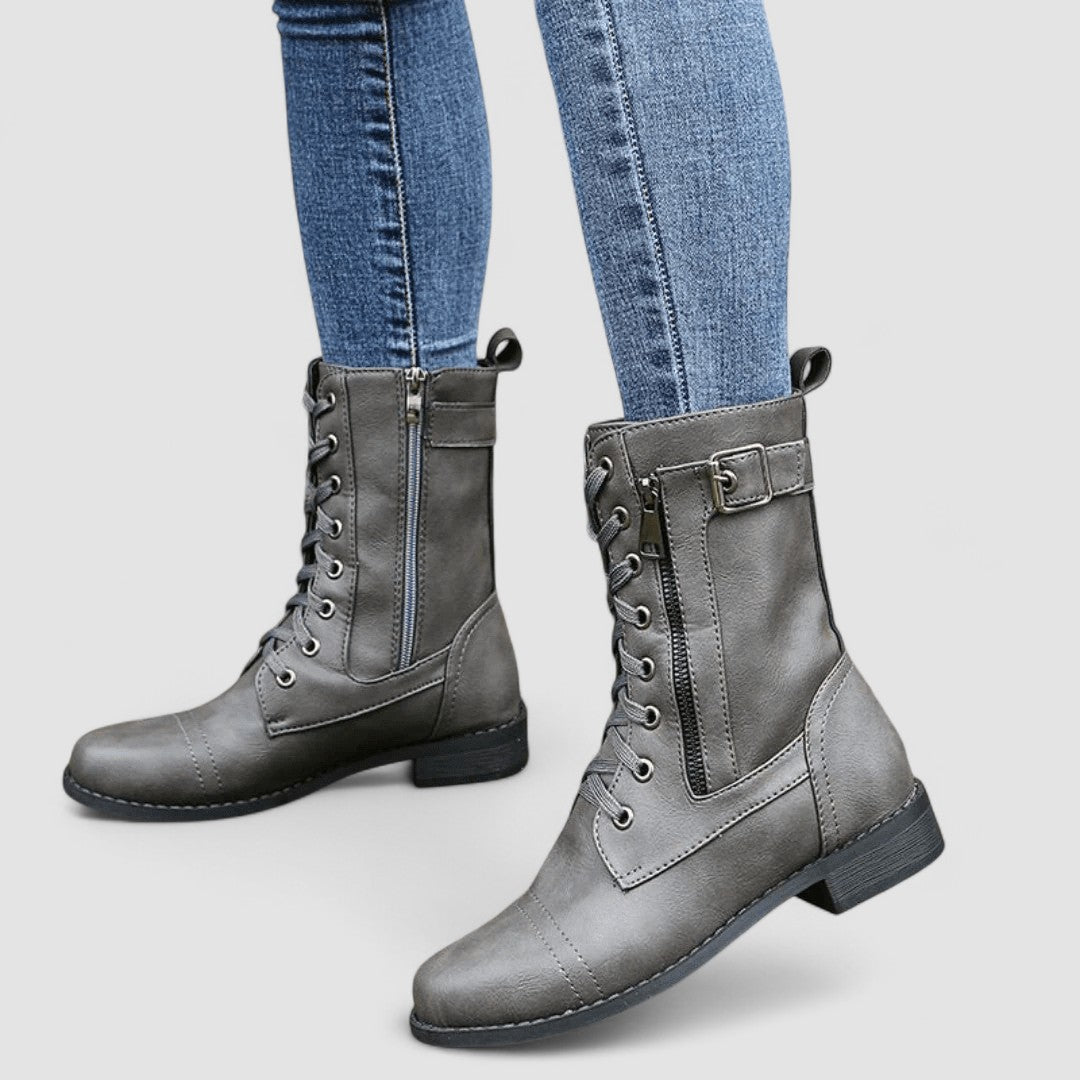 Grå Sylvia ortopediska westernboots som visar den eleganta siluetten
