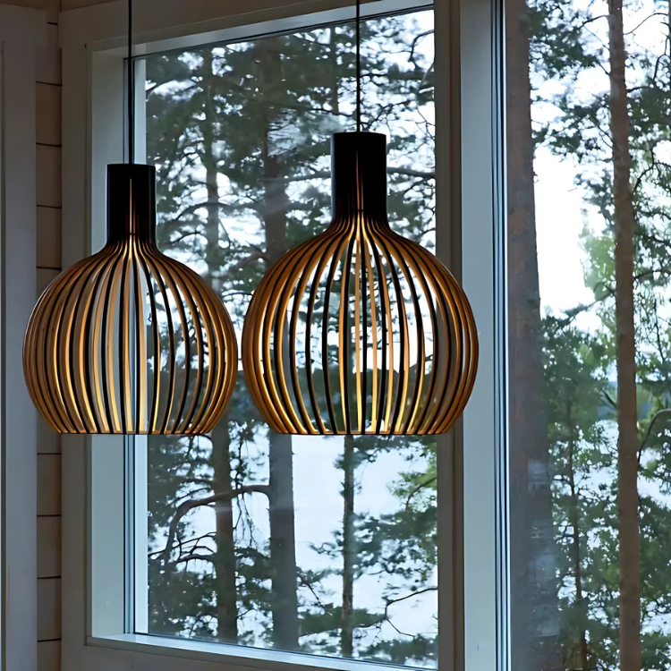 Stämningsfull belysning med hängande takarmatur i minimalistisk inredning