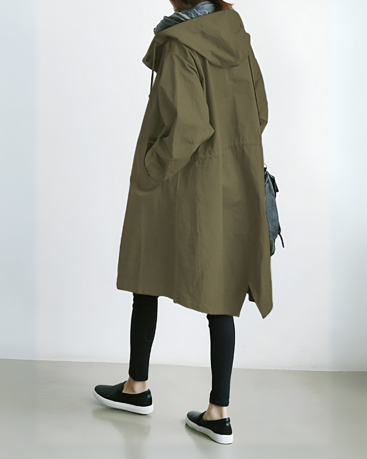 Armégrön dam trenchcoat med huva bakifrån