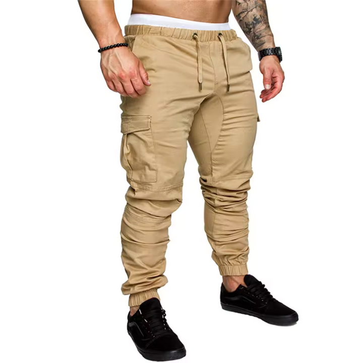 Khakifärgad modell av cargo joggers för män