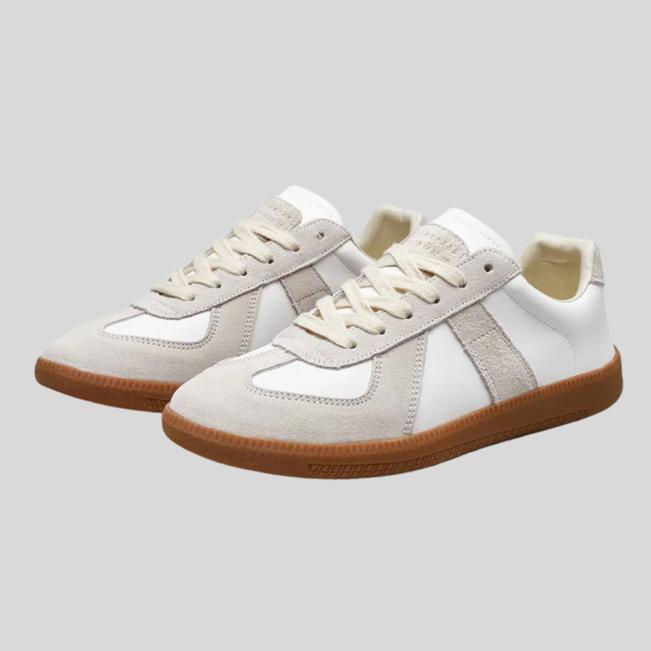 Vita retro platåsneakers med klassisk streetwear-design