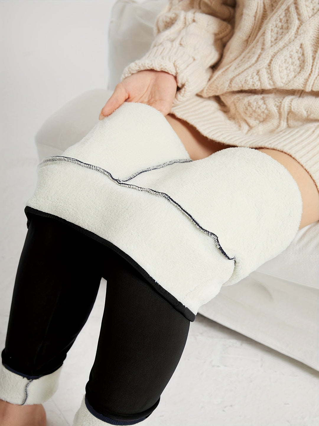Beiga vinterleggings för dam med stretch och hög midja