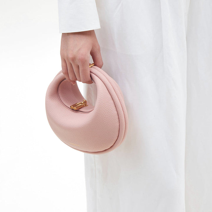 Moderna accessoarer: handväska för damer framifrån