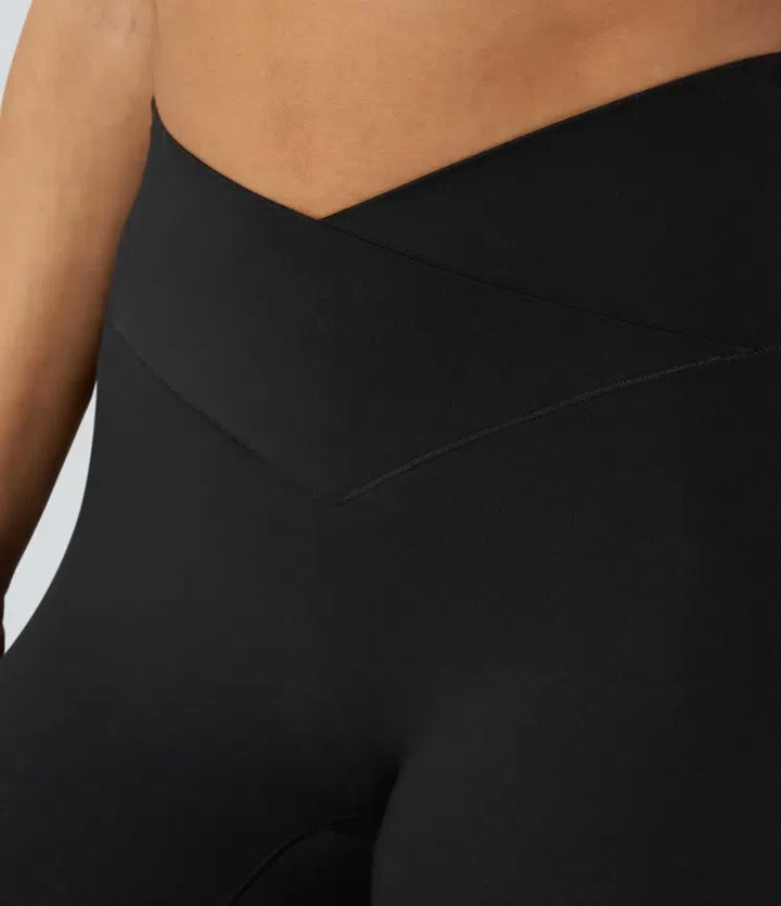 Mjuka träningsbyxor med hög midja i stretchigt material