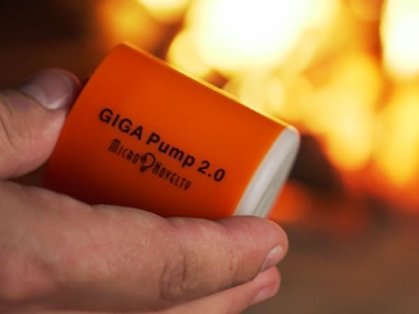 Effektiv mini luftpump som blåser upp liggunderlag vid tältcamping