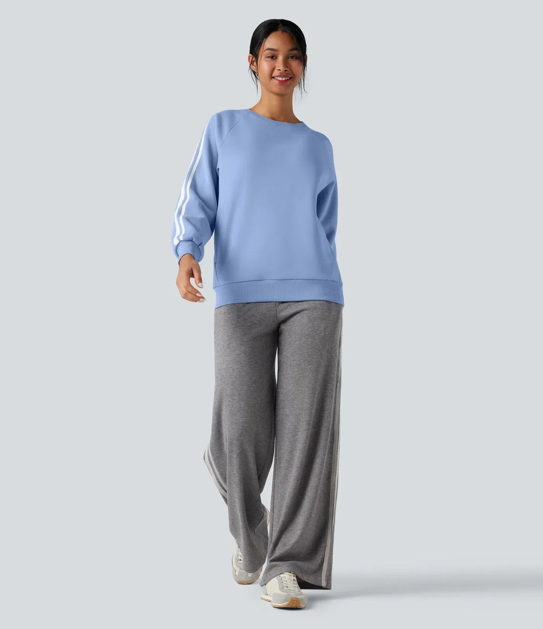 Stilren sweatshirt för dam i trendig färgblocksd 디자인 och lång ärm