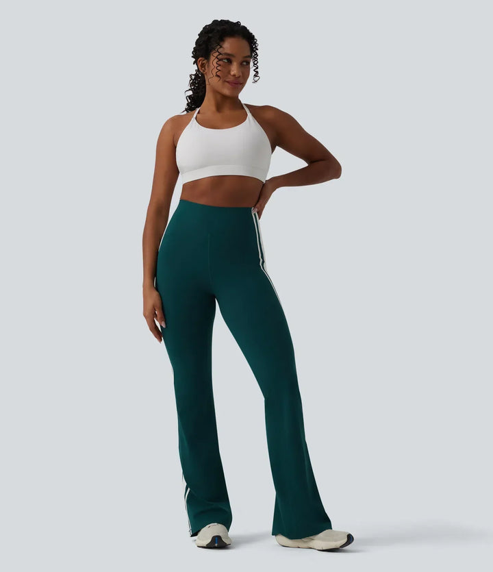 Stilrena yogaleggings med utsvängda ben för optimal rörelsefrihet