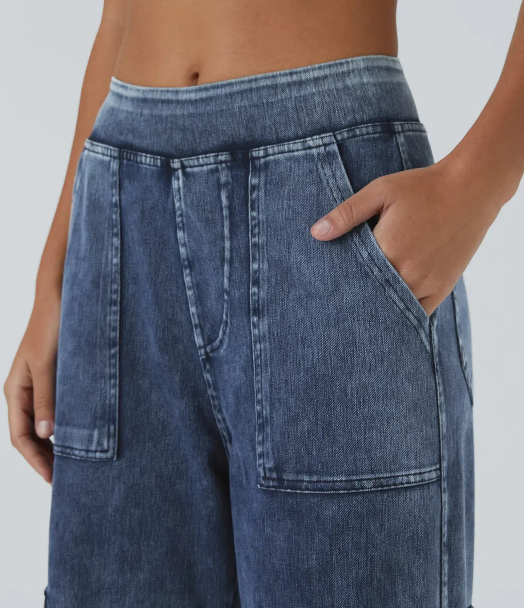 Dam cargo jeans med medelhög midja och raka ben i stretchigt material