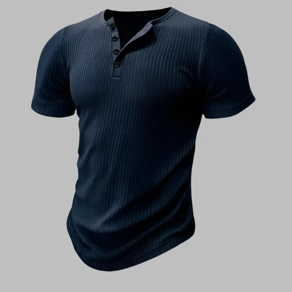 Svart henley t-shirt med muskelpassform för träning och vardag, framifrån