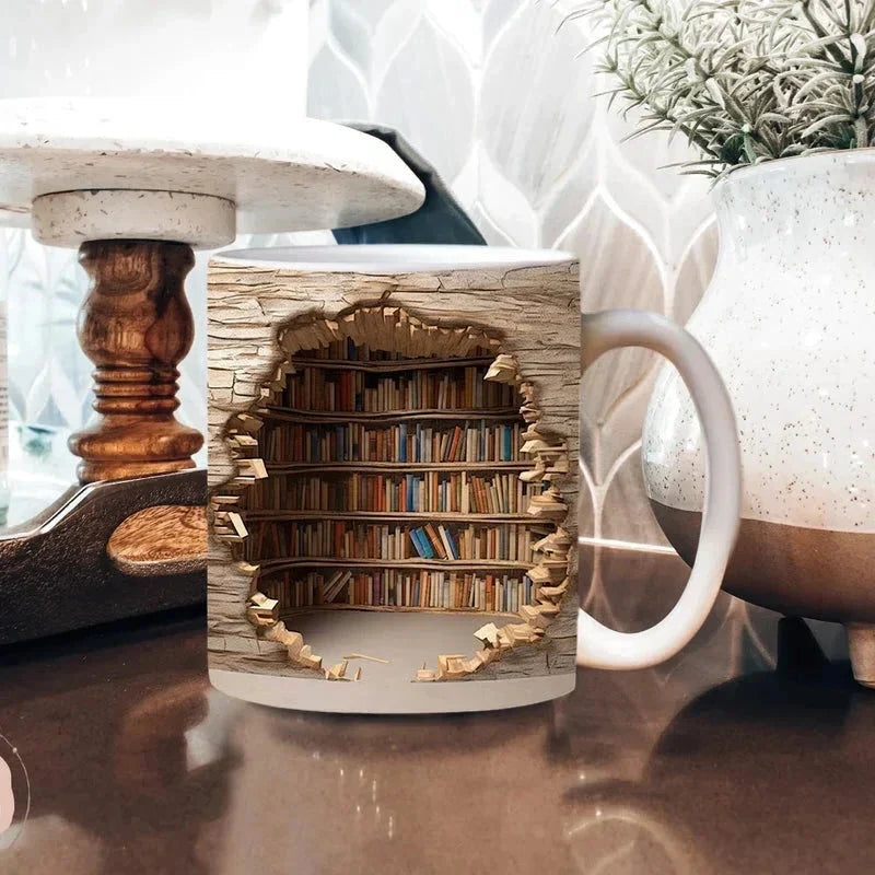 Detaljerad 3D kaffemugg med bokhylla motiv perfekt som present till bokälskare
