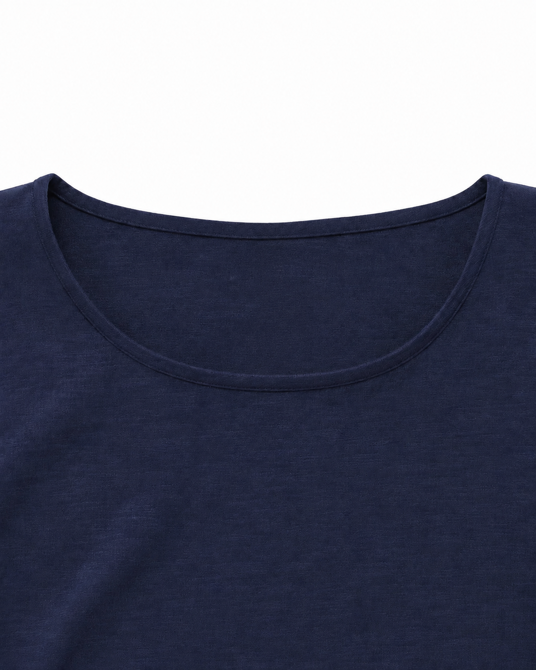 Minimalistiskt damset med matchande topp och vida ben