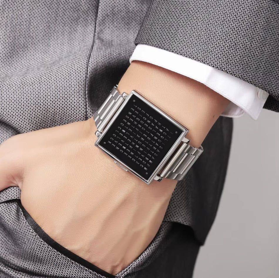Unisex armbandsur i rostfritt stål med modern digital urtavla och textvisning