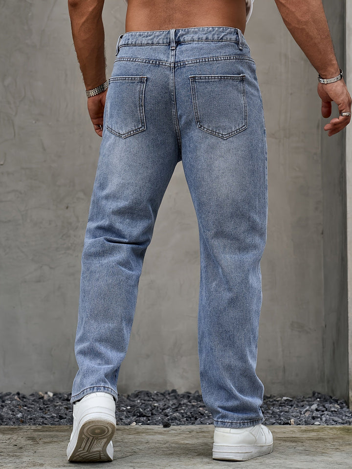 Bakvy av herrjeans med rak passform och bakfickor