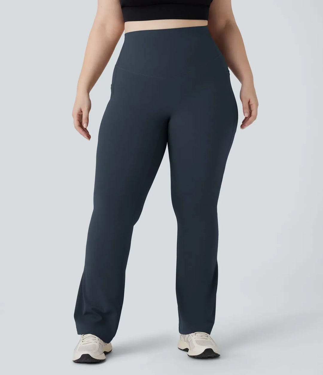 Formande plusstorlek leggings med bootcut för träning och vardag