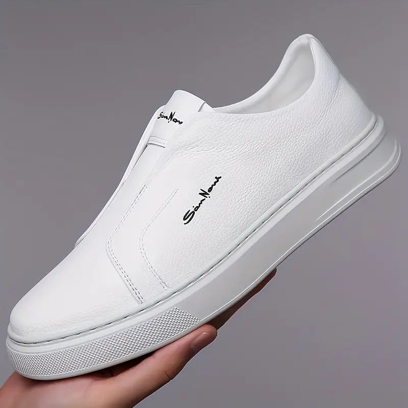 Bruna herrsneakers i stilren design för vardagsbruk