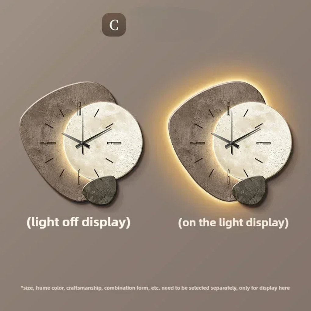 Modern minimalistisk väggklocka med integrerat ljus i stilren och tidlös skandinavisk design för heminredning